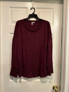 Active USA Long Sleeve Scoop Neck Top in Burgundy